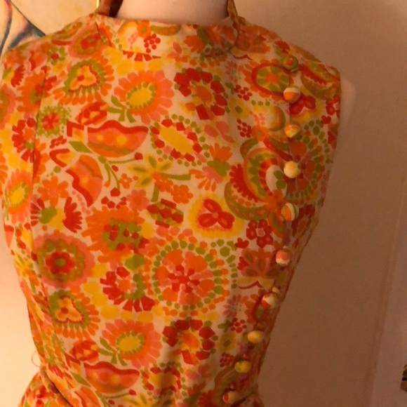 Vintage Dress with Bold Colors - Picture 3 of 7